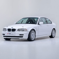 Fahren eines BMW 330 Ci E46 auf der Rennstrecke (2 Runden)