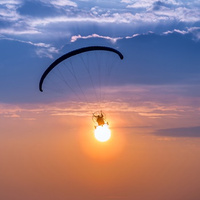 A scenic flight in a motor-paraglider (30 minutes)