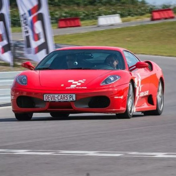 Jazda za kierownicą Ferrari F430 po torze (3 okrążenia)