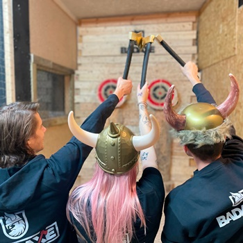 Axe Throwing 1.5 hours (6-10 people)