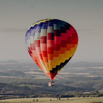 Wedding session in a balloon